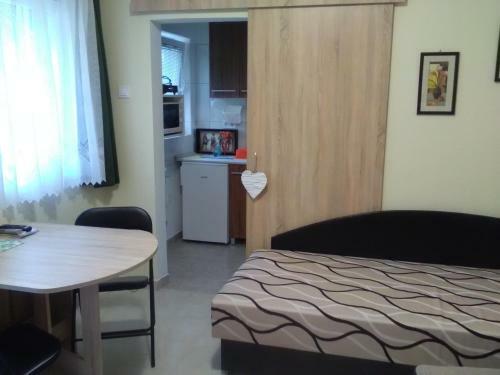 Zs�ka Apartman
