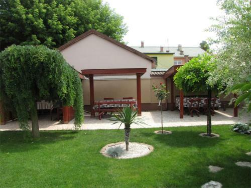 Szegf? Apartman