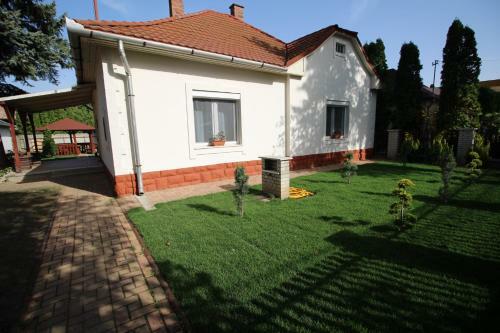 Csipkeh�z Apartmanok Hajd�szoboszl�