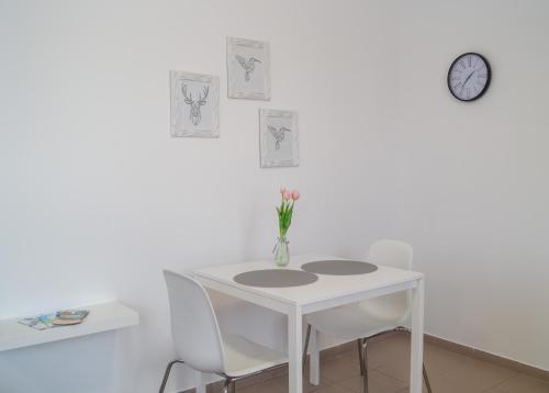 East Side Corner - Apartment 2