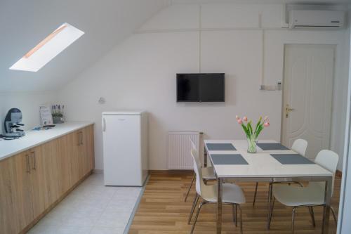 East Side Corner - Apartment 2