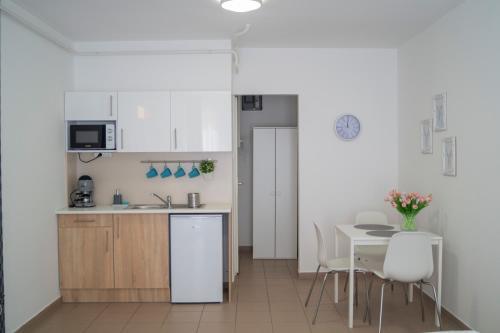 East Side Corner - Apartment 2