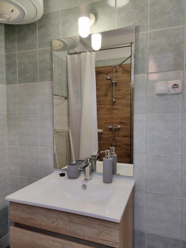 East Side Corner - Apartment 2