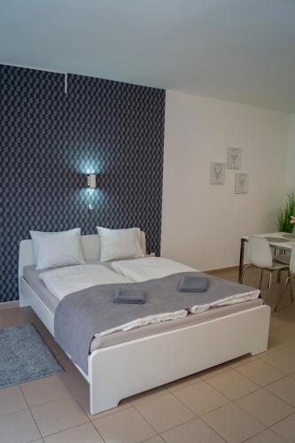 East Side Corner - Apartment 2