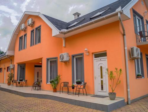 East Side Corner - Apartment 2