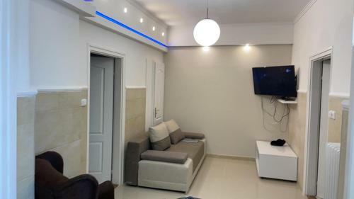 Adam Apartman