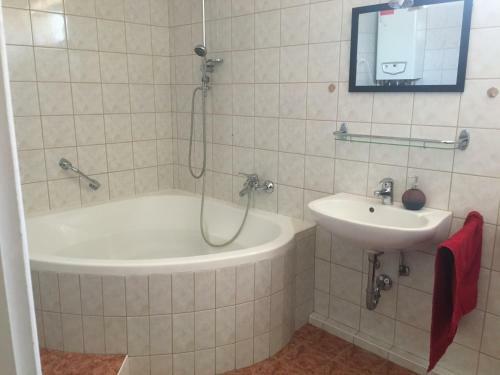 Hostal T�nde H�z