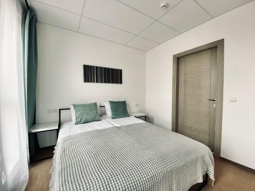 Hostal Floros Namai