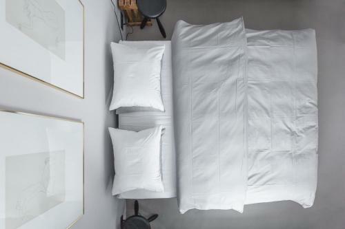 Minimalist. Apartment & Studio
