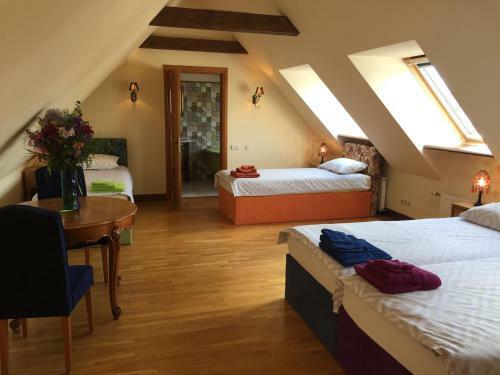 Hostal Peahen Residence