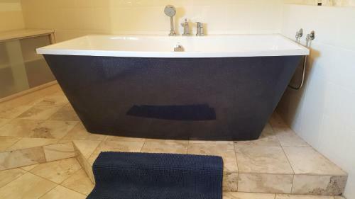 Hostal Peahen Residence