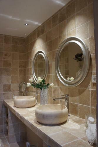 Hostal Guesthouse Le Mas De Cotignac