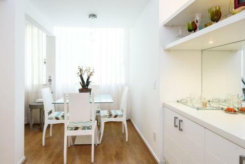 Apartamento Cavirio Bc706 - Localiza��o, Conforto E Sil�ncio