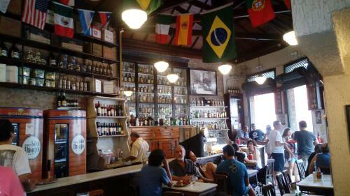 Hostal Casa 48 Guesthouse