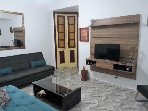 Apartamento Edificio Alone Com Terra�o Na Quadra Da Praia, Espa�oso E Silencioso