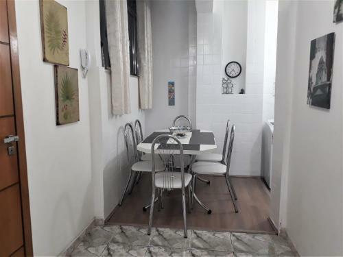 Apartamento Edificio Alone Com Terra�o Na Quadra Da Praia, Espa�oso E Silencioso