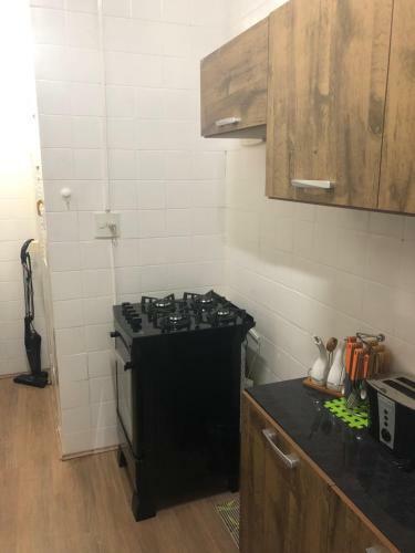 Apartamento Edificio Alone Com Terra�o Na Quadra Da Praia, Espa�oso E Silencioso