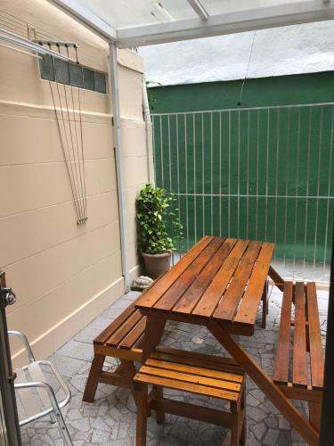 Apartamento Edificio Alone Com Terra�o Na Quadra Da Praia, Espa�oso E Silencioso