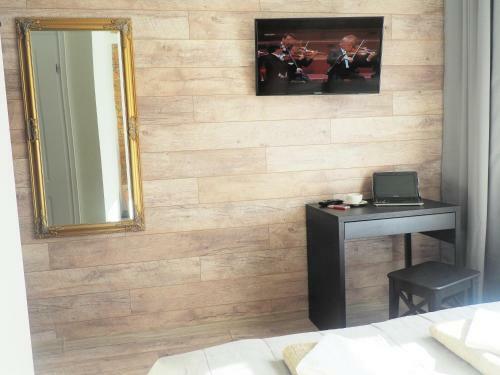 Emi Apartment