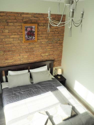 Emi Apartment