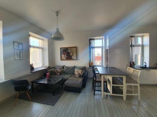 Vilnius Apartment With Stained Glass