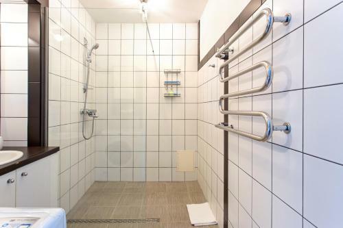 New Quiet Cozy City Center Apartment