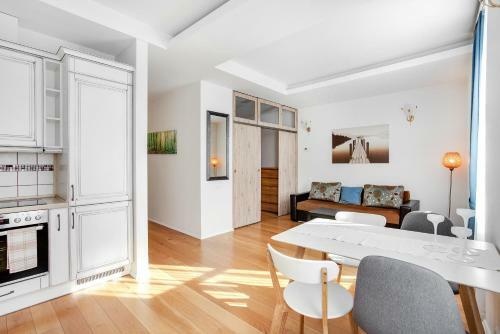 Comfy Apartment 1 Bedr By Reside Baltic