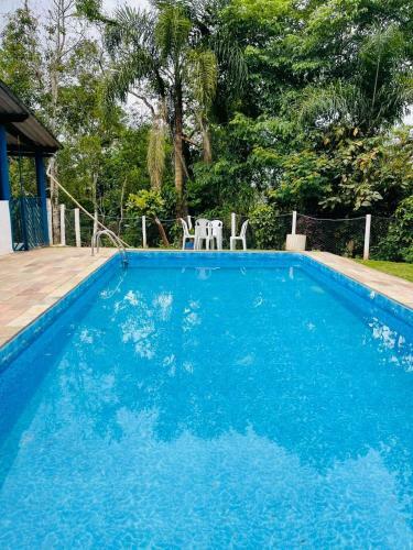Chacara Muita Area Verde Com Piscina