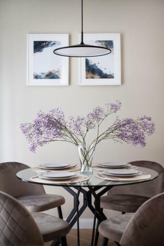Centrally Located Riverside Apartment
