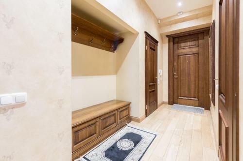 Spaciuos American Style Apartment In Old Town