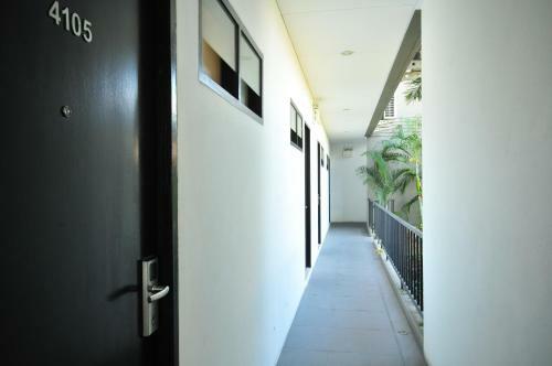 Bs Premier Airport Hotel