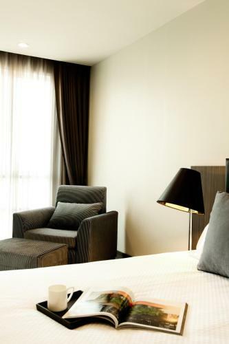 Hotel Crystal Suites