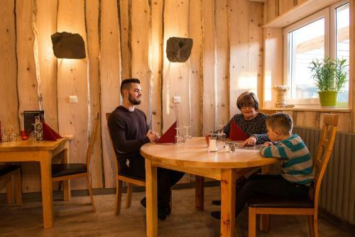 Hotel Logis H�tel Beaus�jour