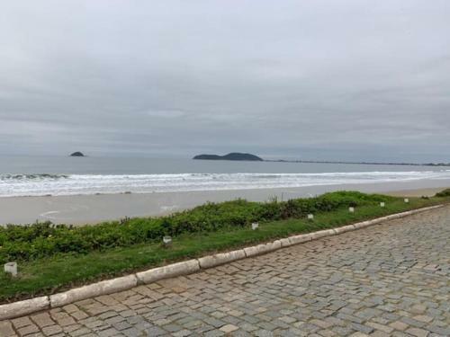 Itaguacu Beach Home