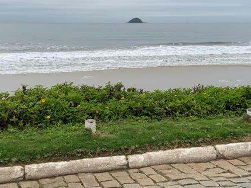 Itaguacu Beach Home