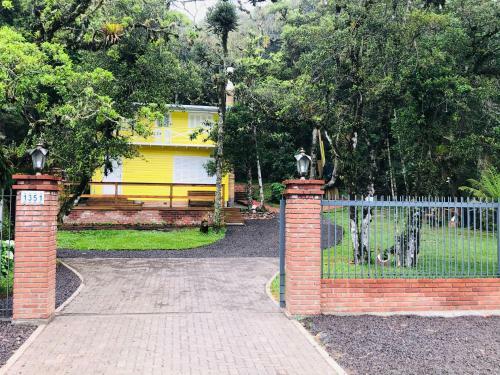 Chal� Do Lago