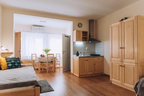 Apartman Ady 6