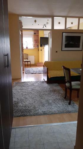 Apartman 015 Live