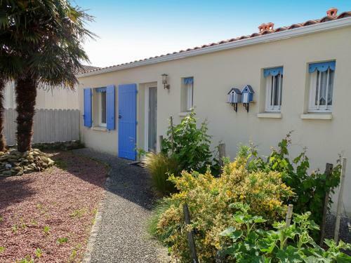 Holiday Home Ardillieres La Bree Les Bains