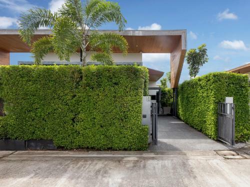 The 8 Pool Villa