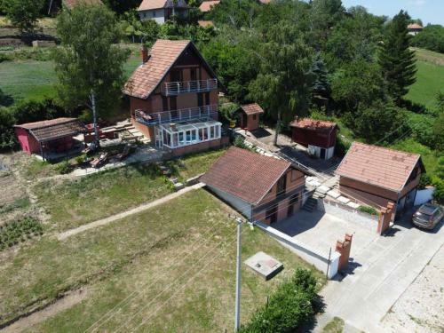 Villa 33