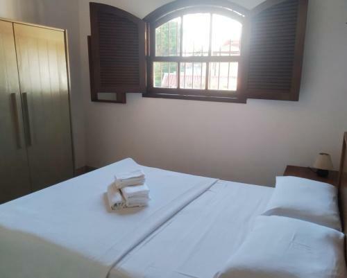 Lindo Chal� Com Piscina E Churrasqueira Em Ita�na