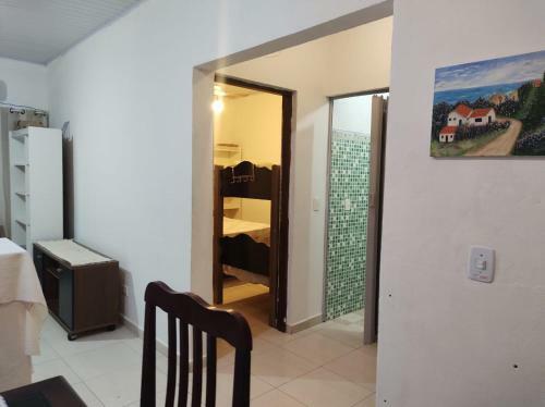 Casa Com Estacionamento Coberto, Localizada Em Vila Sahy