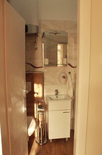 Kvija Rooms