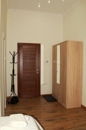 Kvija Rooms