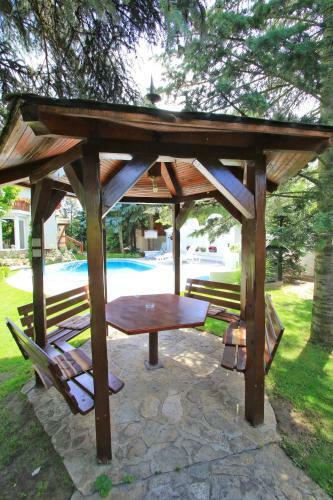 Villa ?umski Raj