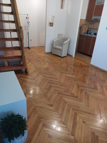 Apartment 17
