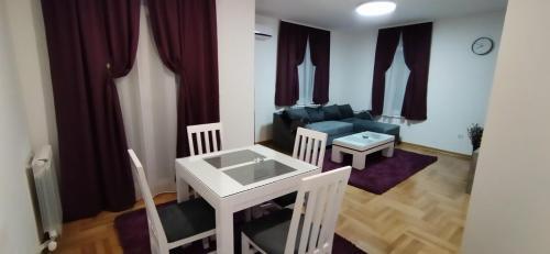 Apartman Davidovi? 32