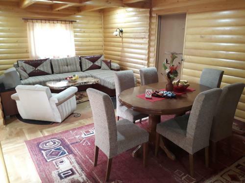 In Tara Kuca Za Odmor