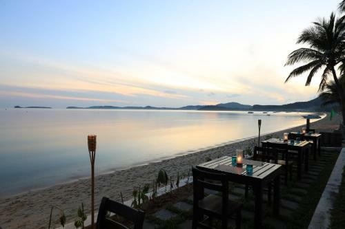 Hotel Samui Palm Beach Resort